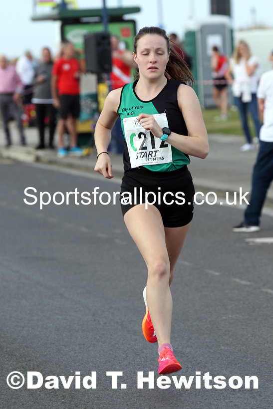 Senior womens 4 stage relay, 2021 Northern 6 and 4 Stage and Young Athletes Road Relays, Redcar. Photo: David T. Hewitson/Sports for All Pics